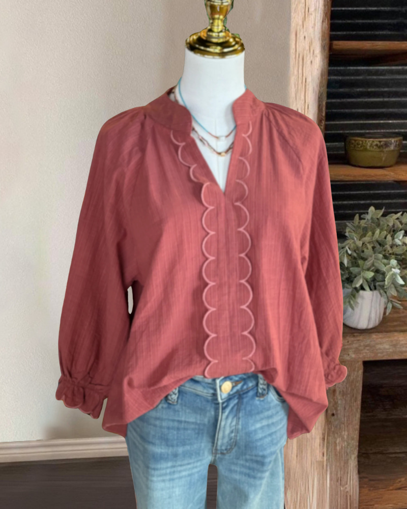 Retro Embroidered Wavy Edge Top