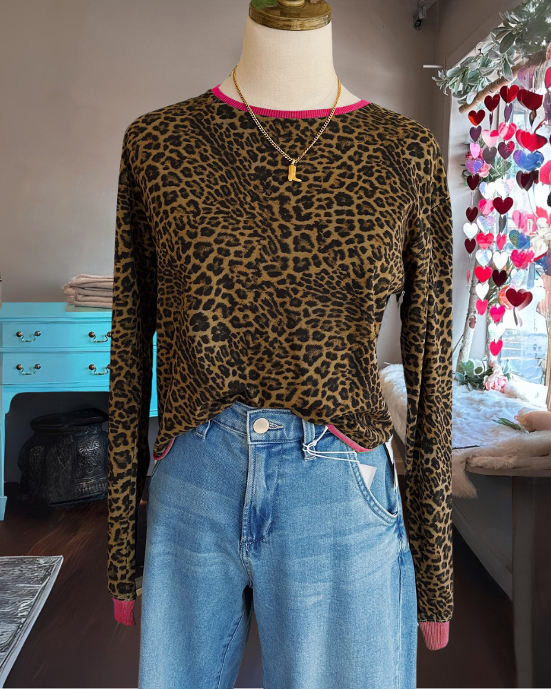 Leopard Print Contrast Trim Top