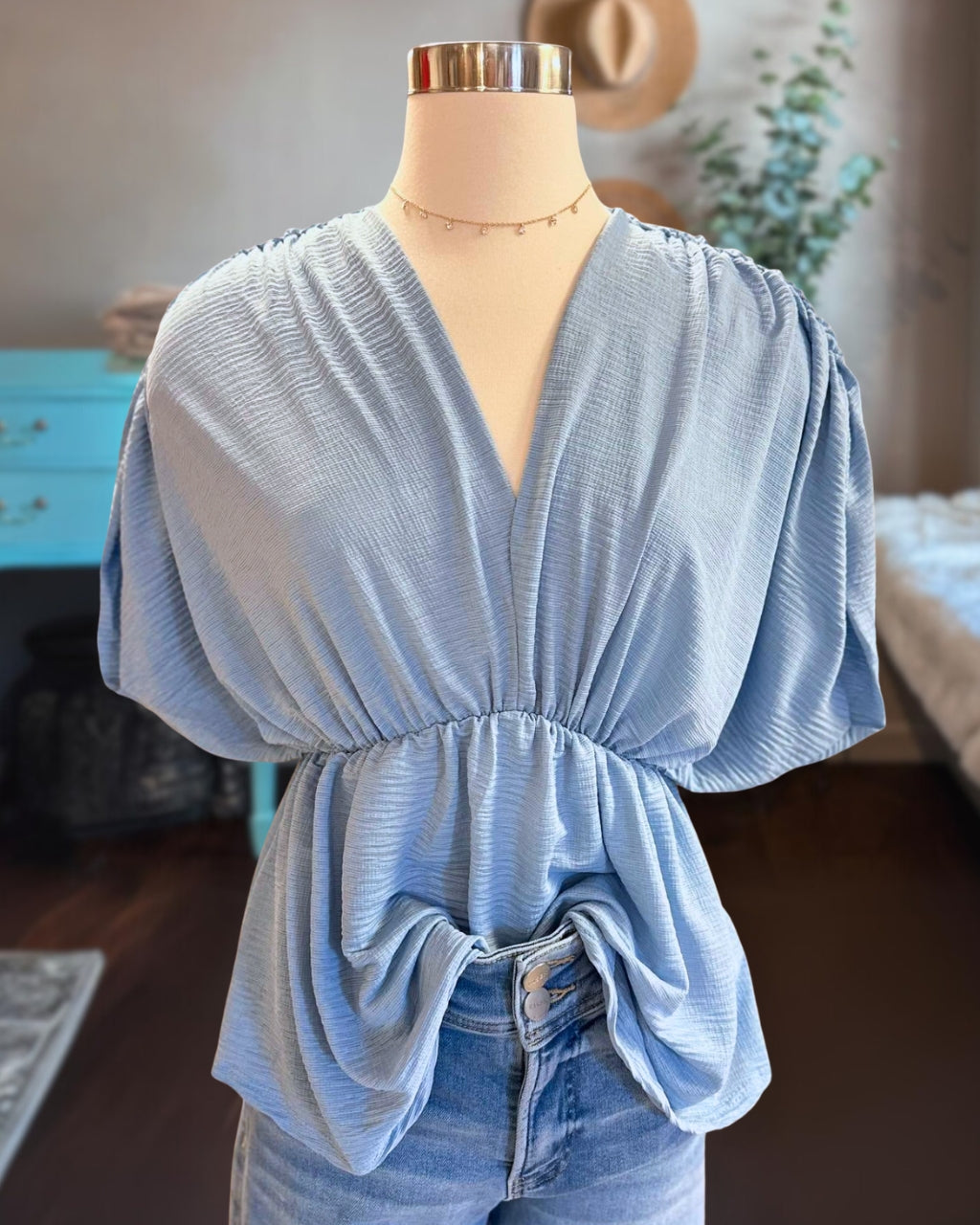 Cinch Batwing Vibe Top