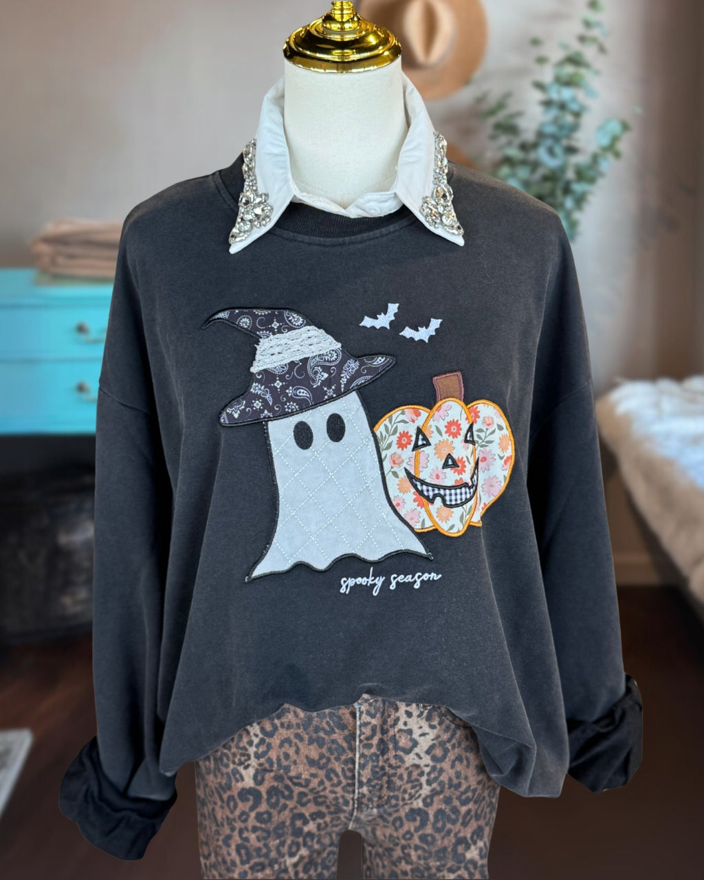 Halloween Ghost Patch Embroidered Sweatshirt