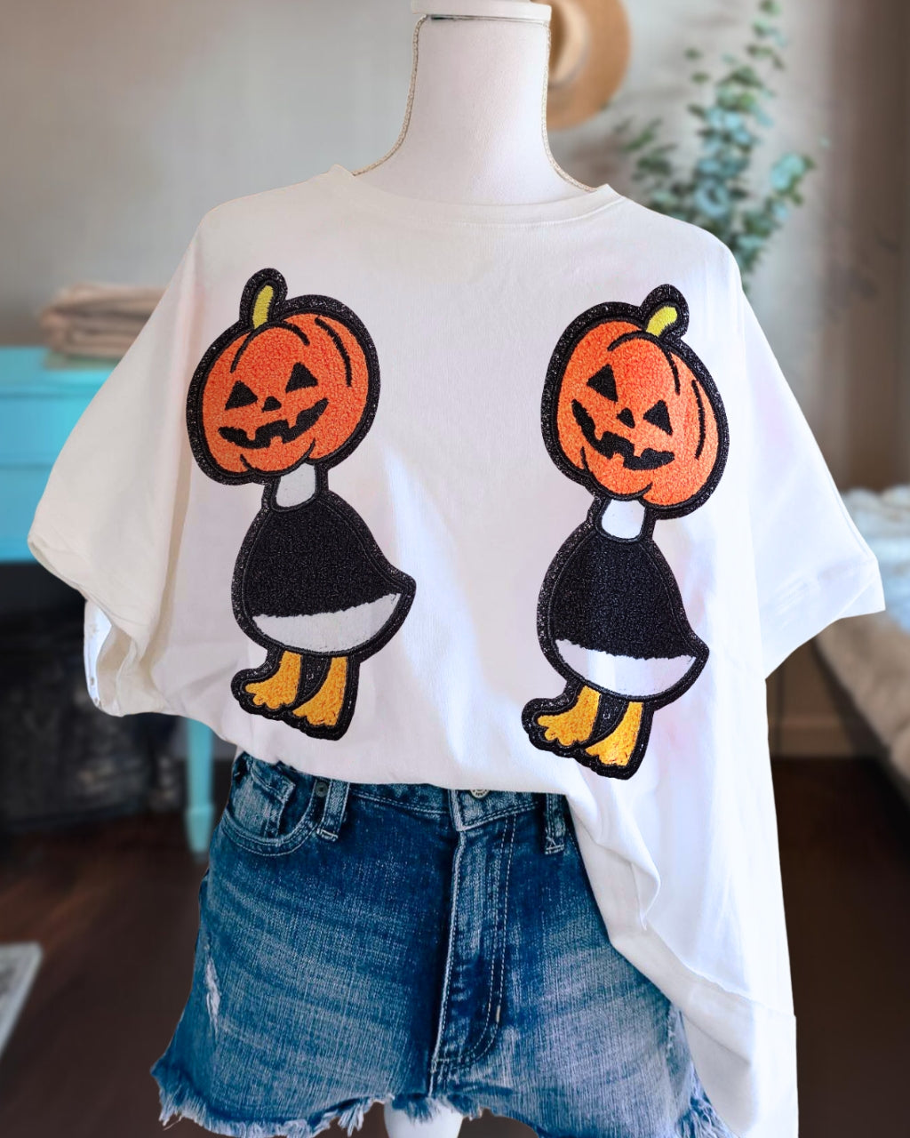 Duck Pumpkin Sequin Embroidered Tee