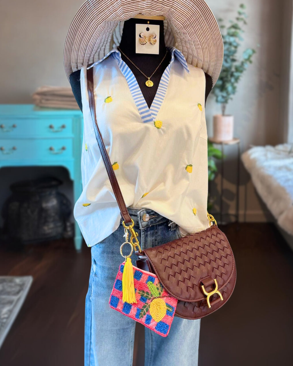 A Cutie Lemon Embroidery Top
