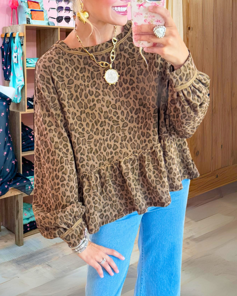 Stylish Leopard Crewneck Top